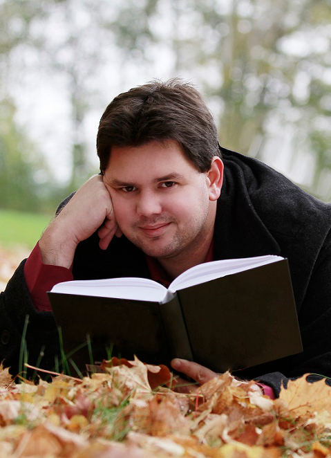 Portrét autora Alexander Stainforth