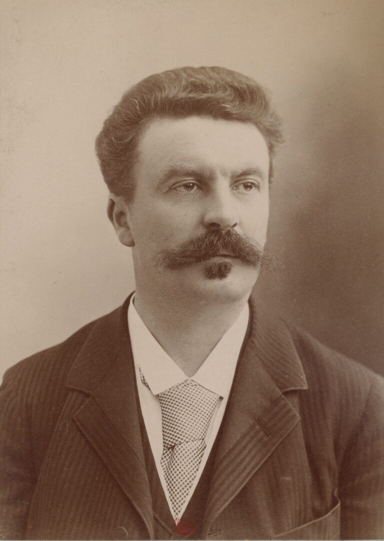 Guy de Maupassant – portrét od Nadara