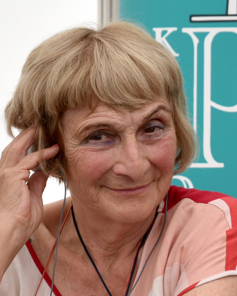 Česká spisovateľka a dabingová režisérka Olga Walló